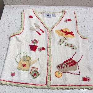 Hartstrings Spring garden theme Cream Knit Vest red/Green cotton cute SZ 7/8